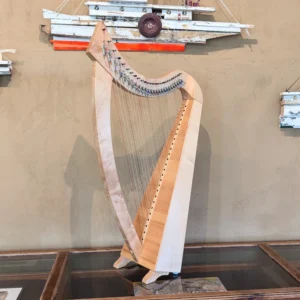 "Troubadour 26s" #317 in Ahorn von Henrik Schupp