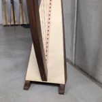 „Troubadour 26S“ #500 in Nussbaum – Carolan Carbon Besaitung