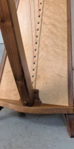 „Cadiz“ #303 in Nussbaum, Darmsaiten